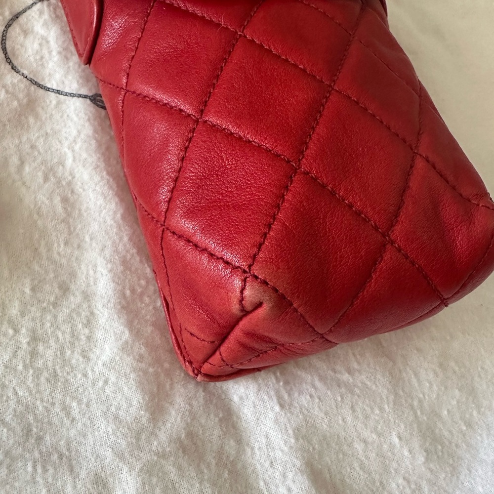 CHANEL Scarlet Quilted Wristlet - Picture 15 of 16
